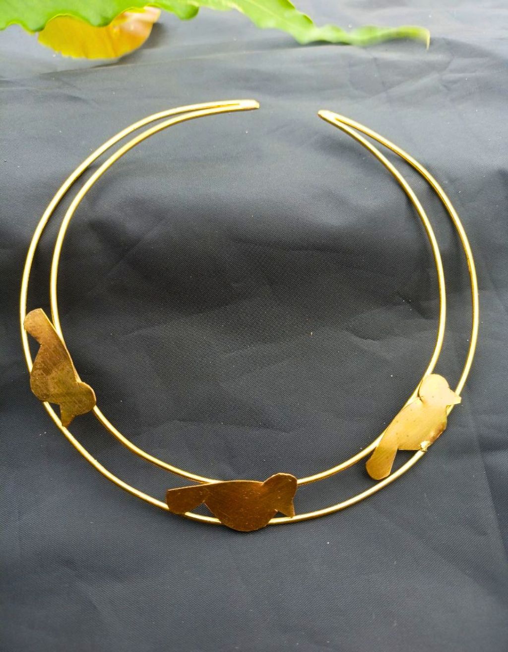 Lightweight Rigid Open-End Wire Clasp Necklace